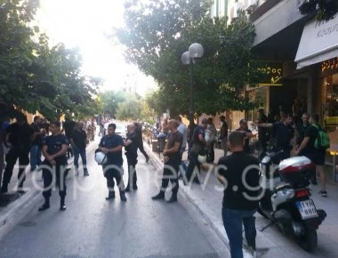 Χανιά: Ένταση στα γραφεία των ΑΝΕΛ - Προπηλάκισαν την υπουργό Τουρισμού Ε. Κουντουρά λόγω Μακεδονικού! (φωτό, βίντεο)